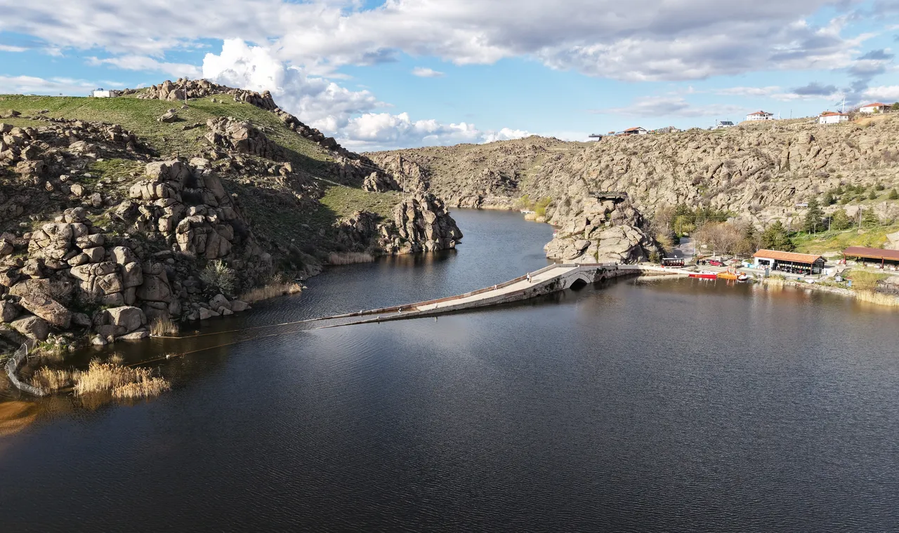 13. yüzyıla ait! Kırıkkale’de Selçuklu mirası tarihi köprü suya gömüldü