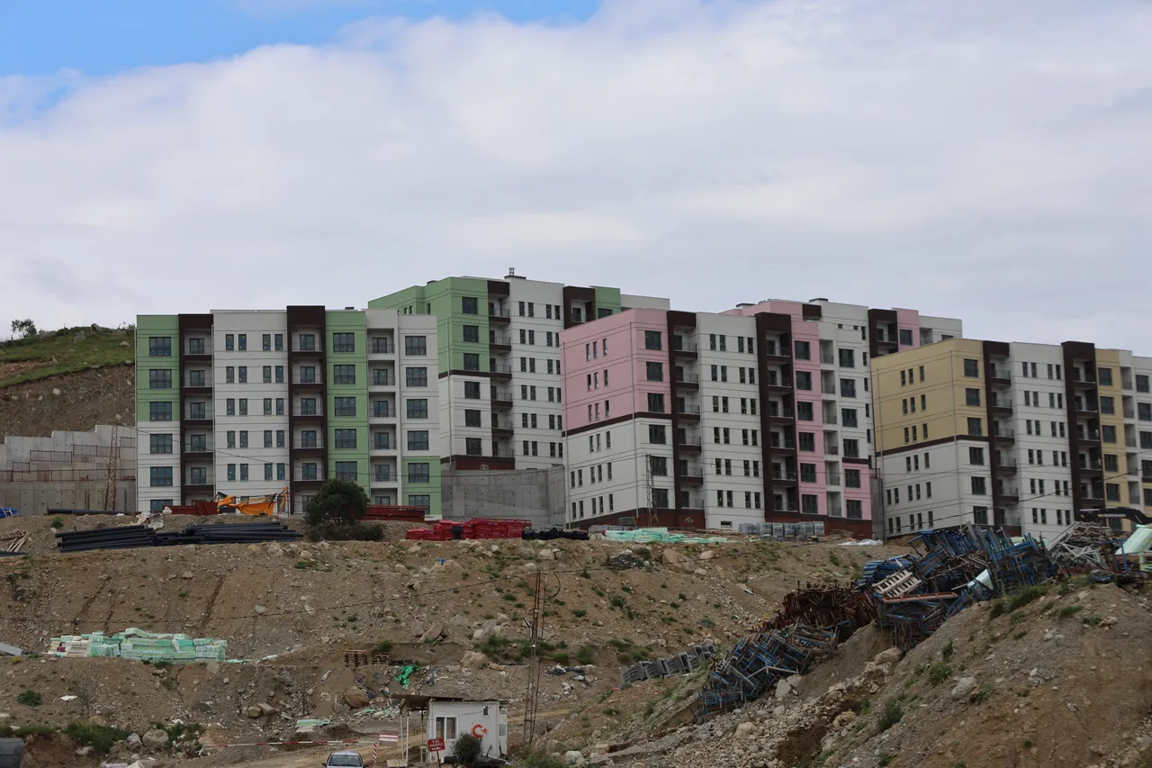 2+1 ve 3+1 daire seçenekleriyle 5 bin konut! TOKİ Savrandere projesinin yüzde 59,49u hazır