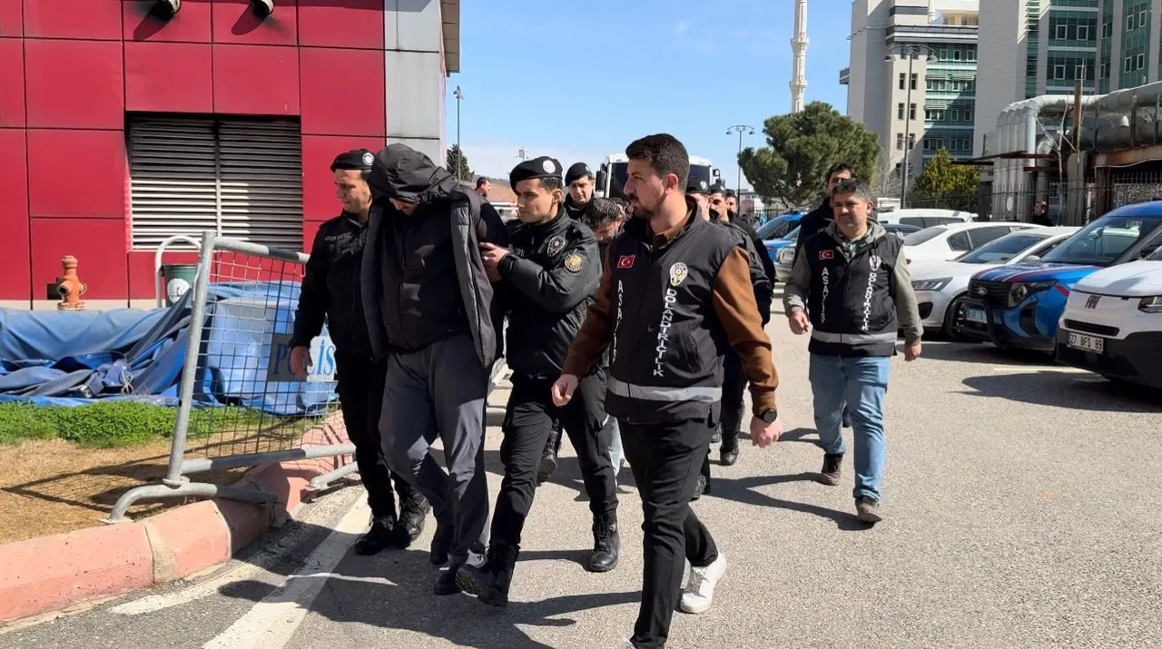 6 yılda tek yöntem! 521 milyonluk vurgun yapan öğretim görevlisinin planı ortaya çıktı