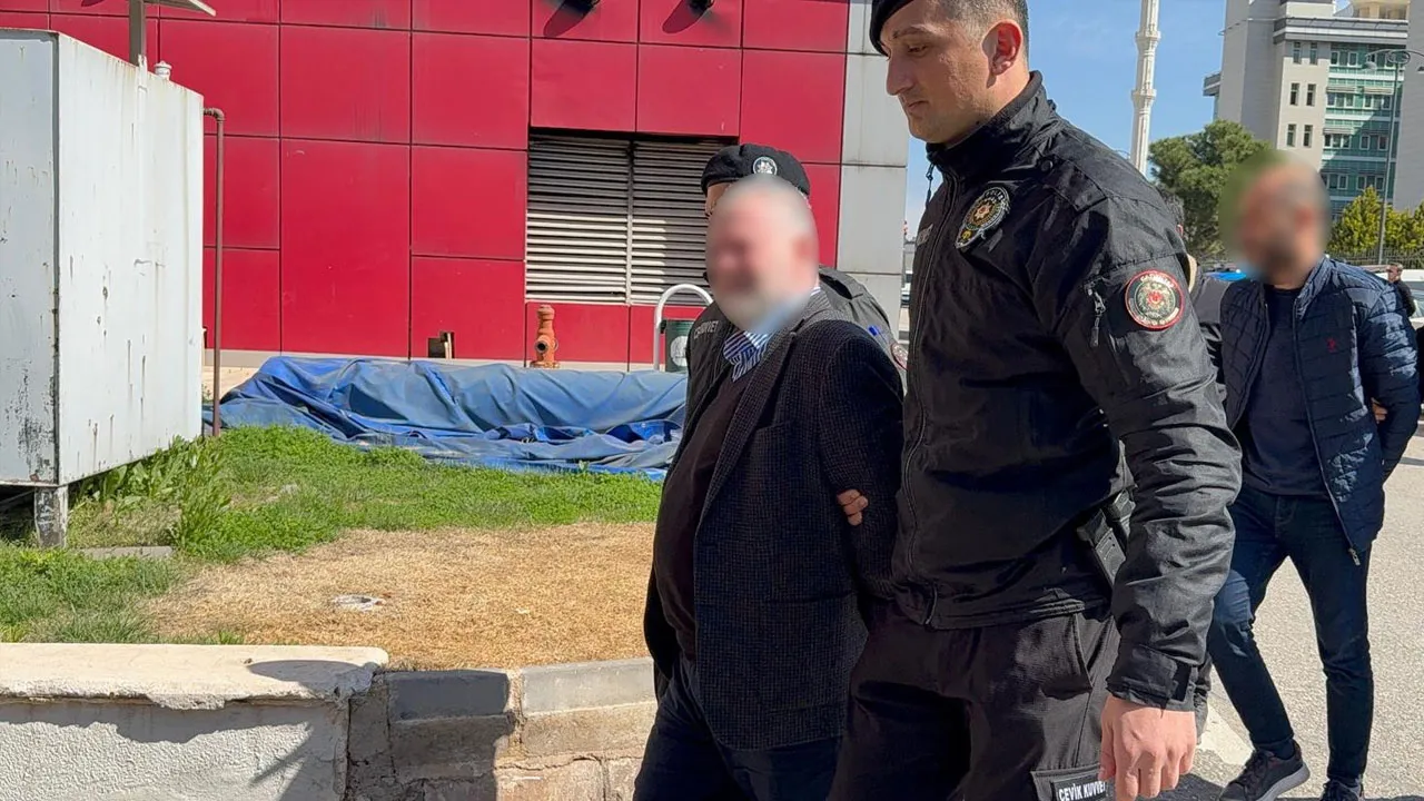 7 üniversite bitirdi, dolandırıcı oldu! Kadroya giremeyince 521 milyonluk vurgun yaptı