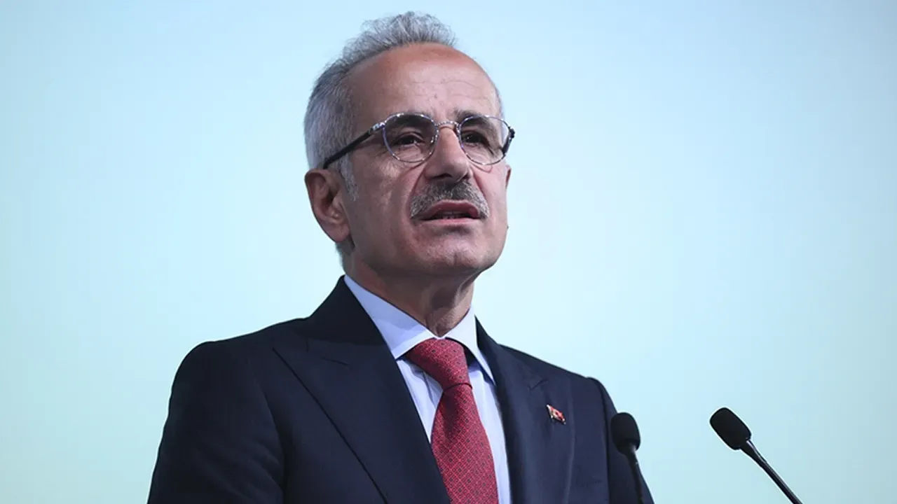 Ulaştırma ve Altyapı Bakanı Abdulkadir Uraloğlu