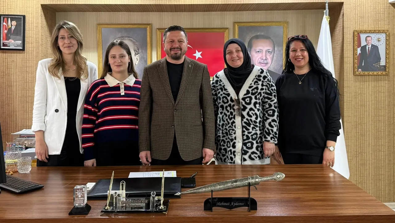 Balıkesir'de CHP saflarından 2 isim AK Parti'ye katıldı