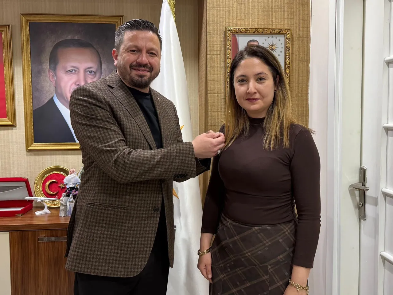 Balıkesirde CHP saflarından 2 isim AK Partiye katıldı