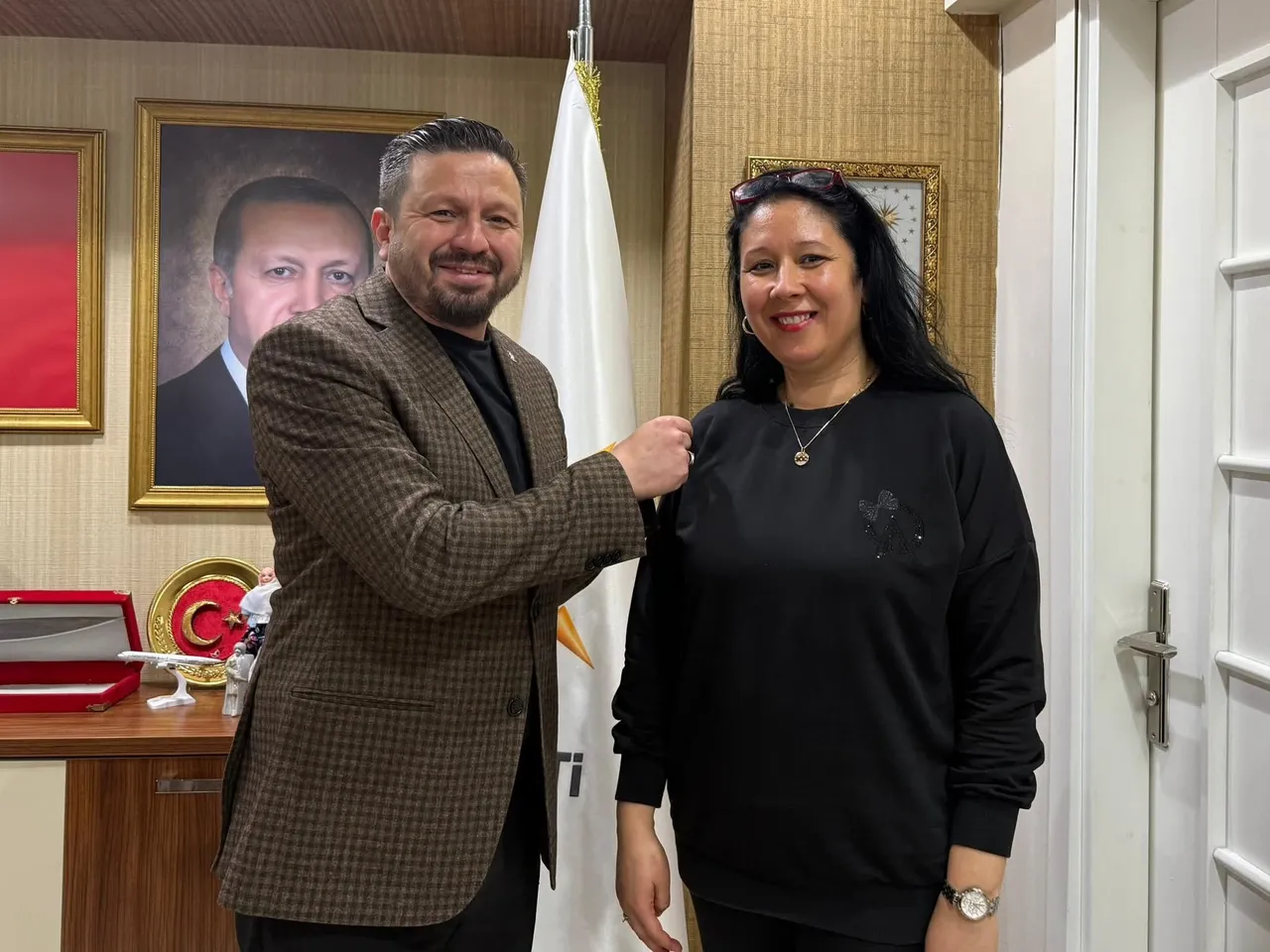 Balıkesirde CHP saflarından 2 isim AK Partiye katıldı