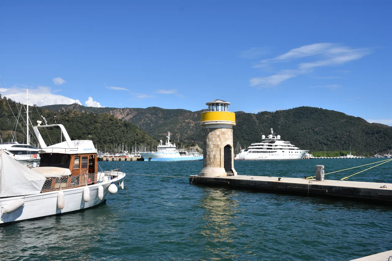 Dünyanın en büyük 10 yatından biri Muğla'da! 400 bin litre akaryakıta 25 milyon TL ödeyecekler