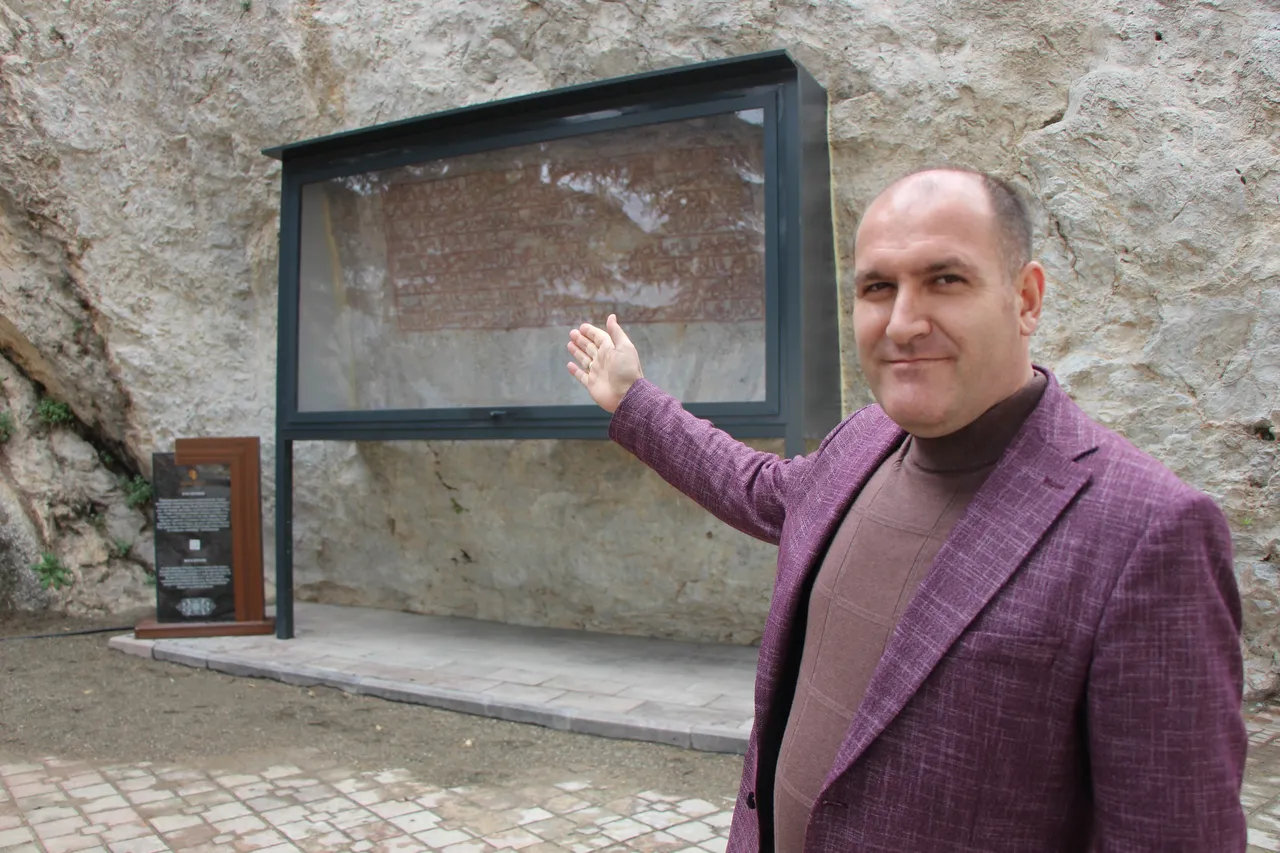 Görüntüsü utandırıyordu! Amasya'daki 600 yıllık kitabenin dünyada tek olduğu ortaya çıktı