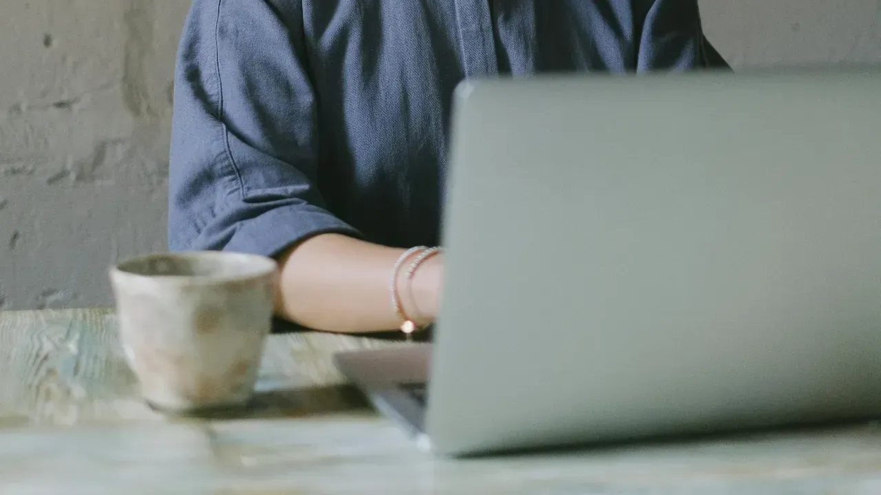 HÜKÜMET 'EVDEN ÇALIŞIN' DEDİ