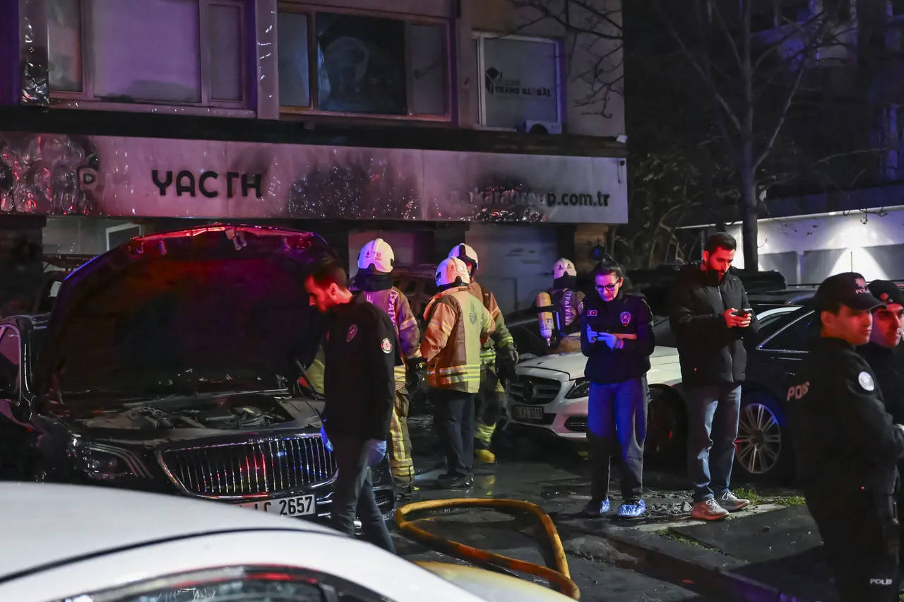 İstanbul Beşiktaş'ta milyonluk yangın! 15 lüks araç küle döndü