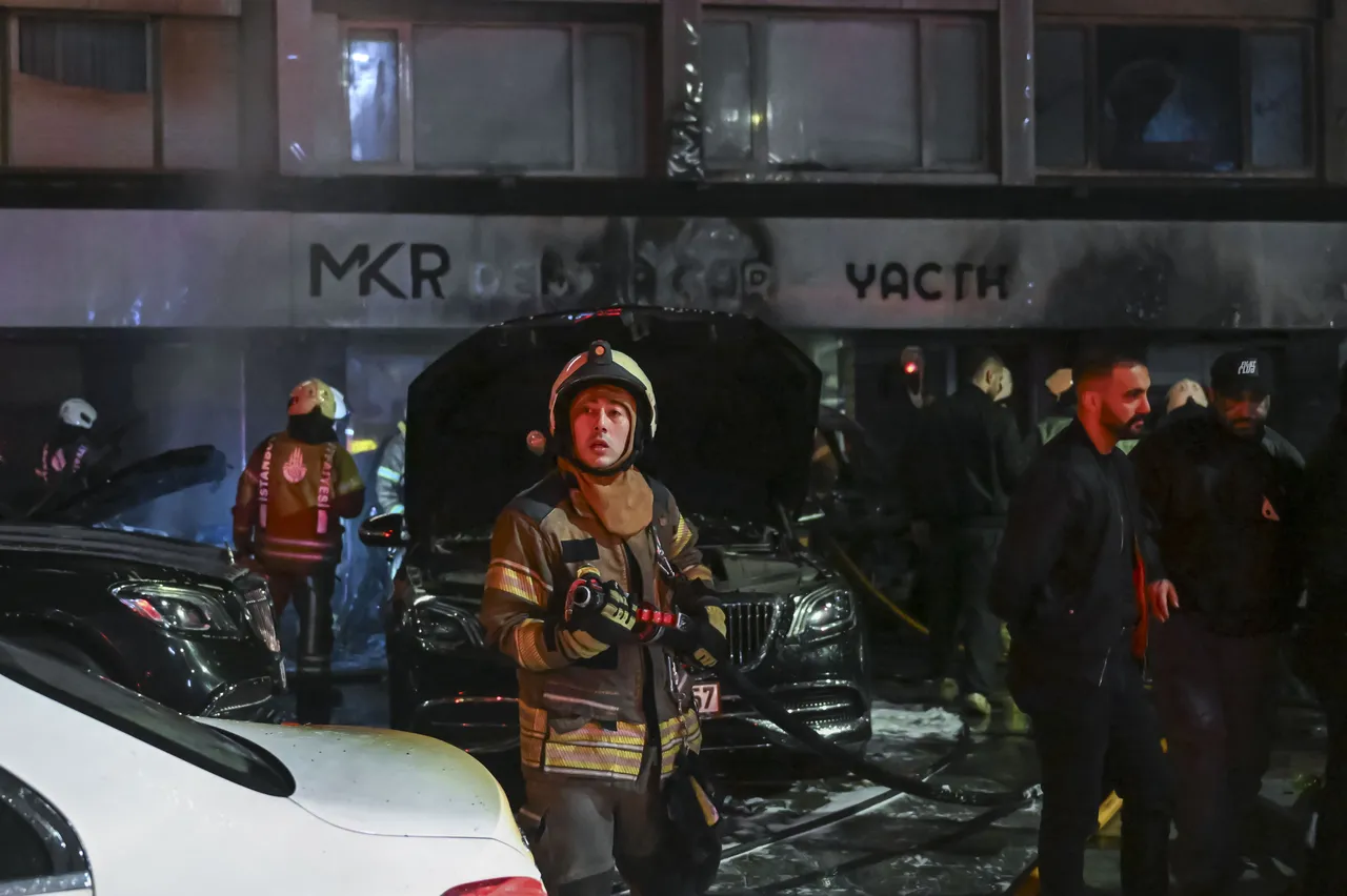 İstanbul Beşiktaş'ta milyonluk yangın! 15 lüks araç küle döndü