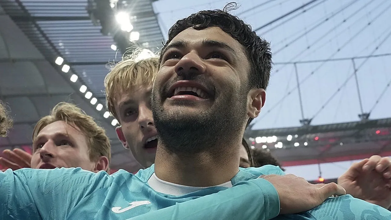 Ozan Kabak için harekete geçildi: İmza yakın!