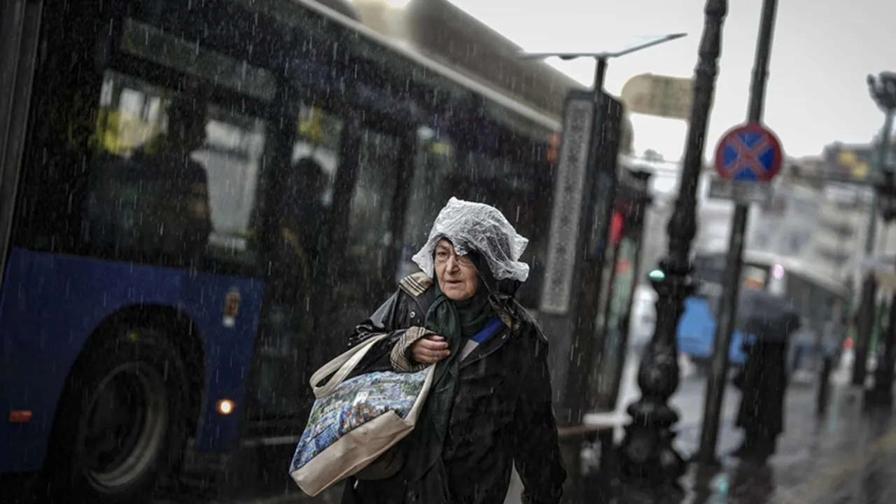 Savaş başladı, sağanak arttı! 'Bulut ve yağmur çalma' iddialarına Mikdat Kadıoğlu son noktayı koydu