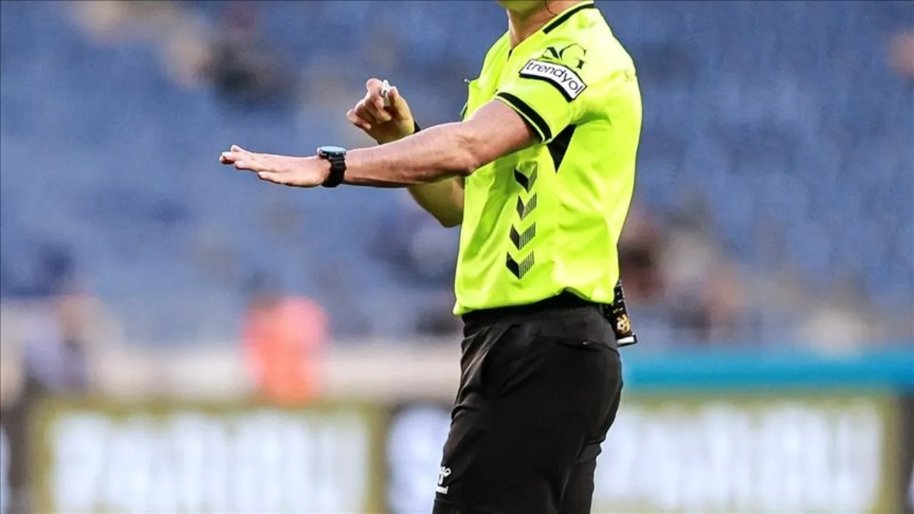 Süper Lig erteleme maçlarında hakemler açıklandı