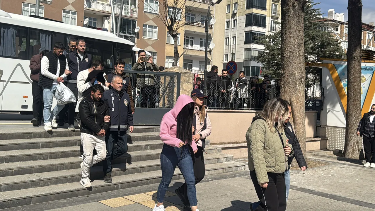 Tokat merkezli 12 ilde operasyon: Çete çökertildi!