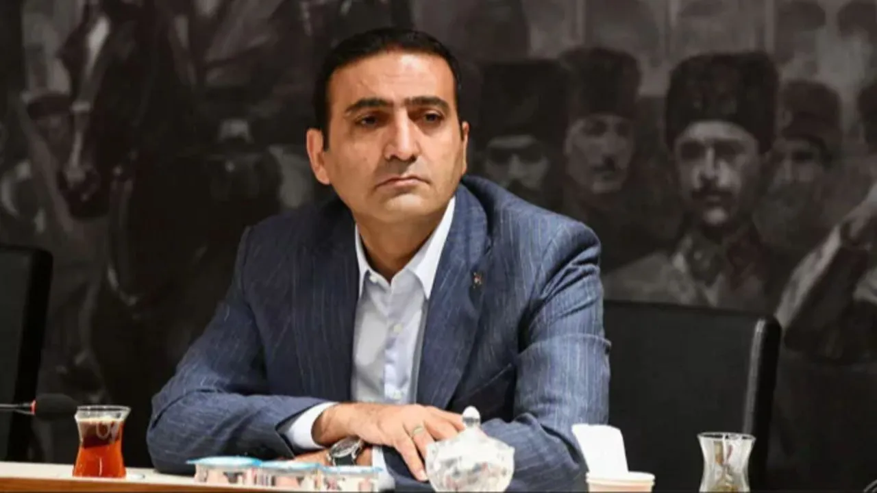 Görevinden uzaklaştırılarak tutuklanan Beyoğlu Belediye Başkanı İnan Güney