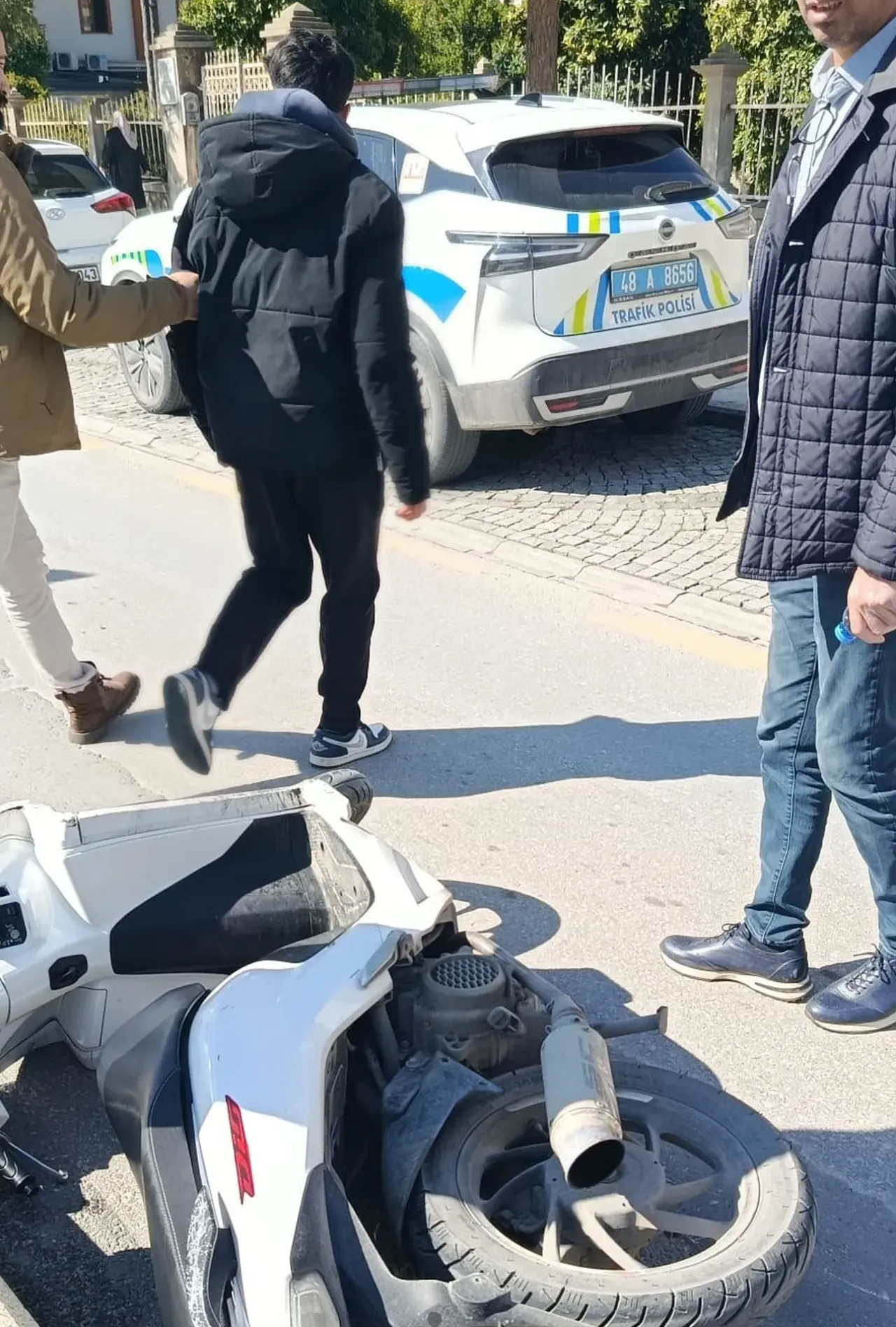 Yaptıkları yanına kar kalmadı! 100 bin liralık motosikletle 420 bin lira ceza yedi