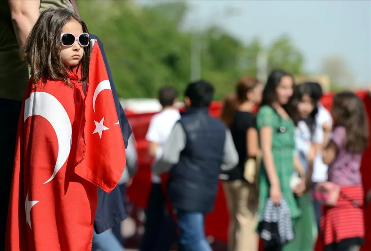 2026 tatil takvimiyle belli oldu! 23 Nisan hangi güne denk geliyor? 24 Nisan tatil mi?