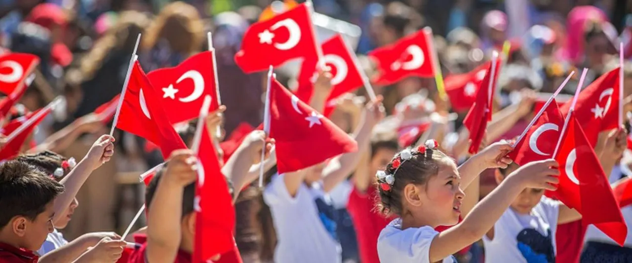 22 Nisan yarım gün mü, 23 Nisan resmi tatil mi? 2026 resmi tatil günleri