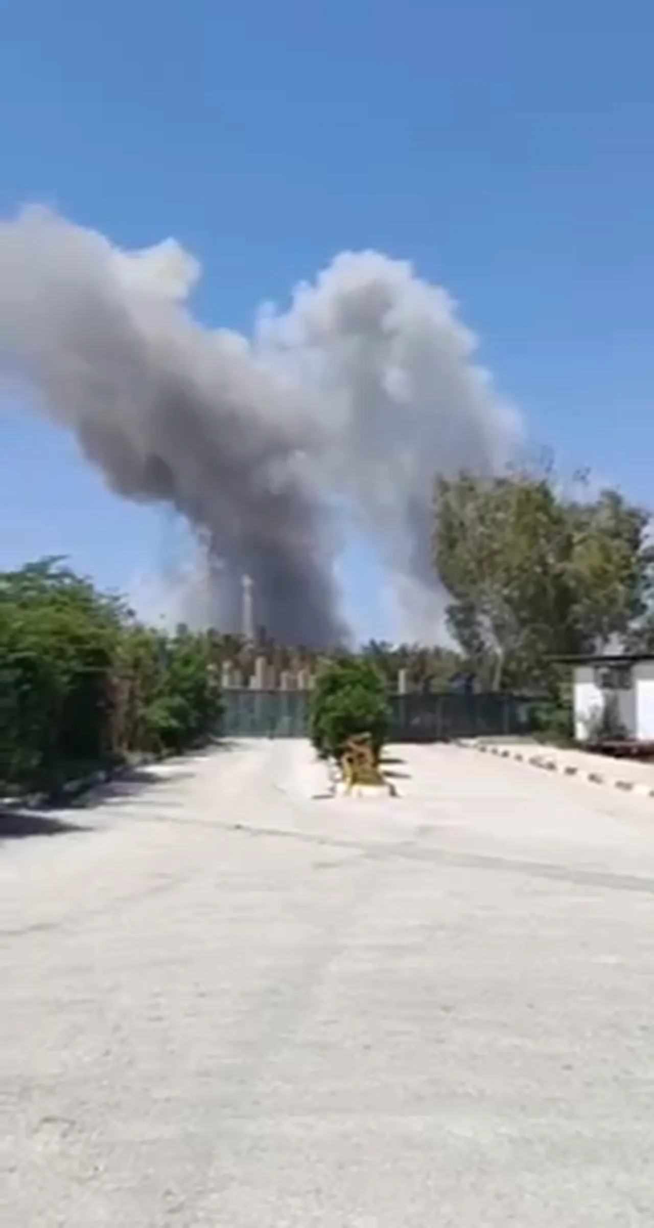 ABD'den İran'ın Hark Adası'na saldırı! "Petrol için Boğaz'a çökecekler"