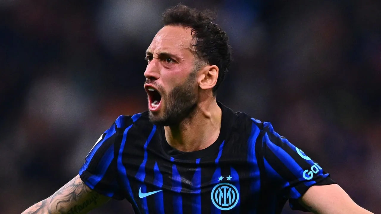 Hakan Çalhanoğlu'ndan ters köşe! Galatasaray derken...