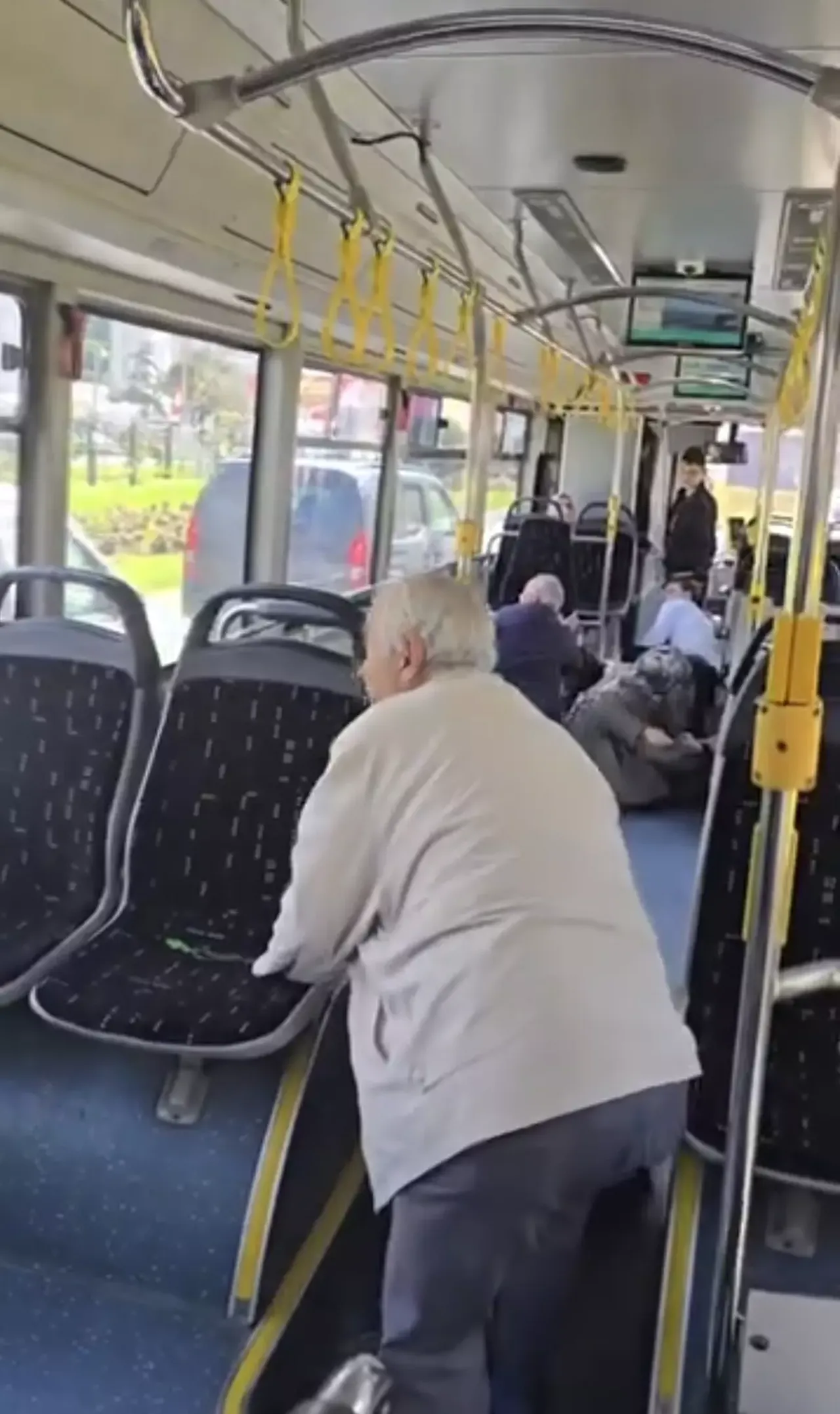 İstanbul'daki İsrail Başkonsolosluğu önünde silahlı çatışma: 2 polis yaralı, 3 terörist etkisiz hale getirildi