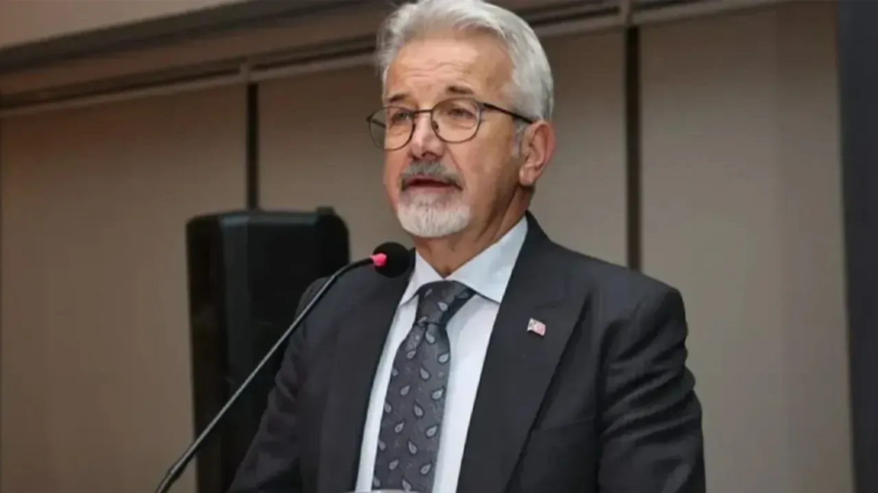 Pasta kutusunda para almıştı! CHP'li eski belediye başkanı, rüşvetten aldığı evi sevgilisine vermiş