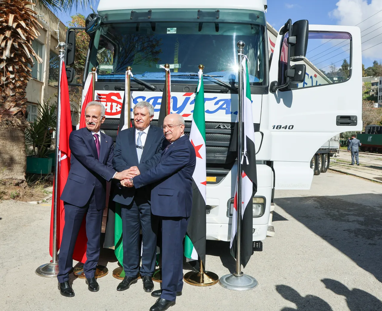 Üç ülkeyi birbirine bağlayacak! Modern Hicaz Demir Yolu için tarih netleşti