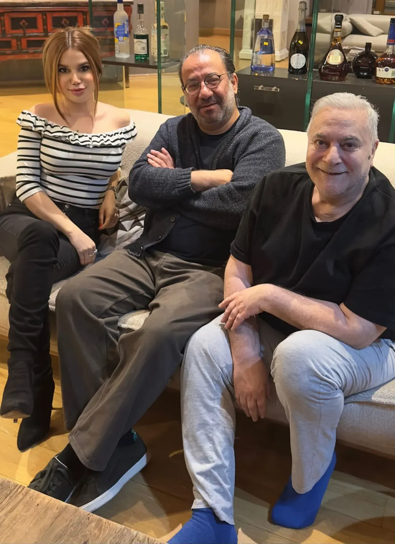 Annesinin cenazesine katılmayan Mehmet Ali Erbil’den ilk fotoğraf