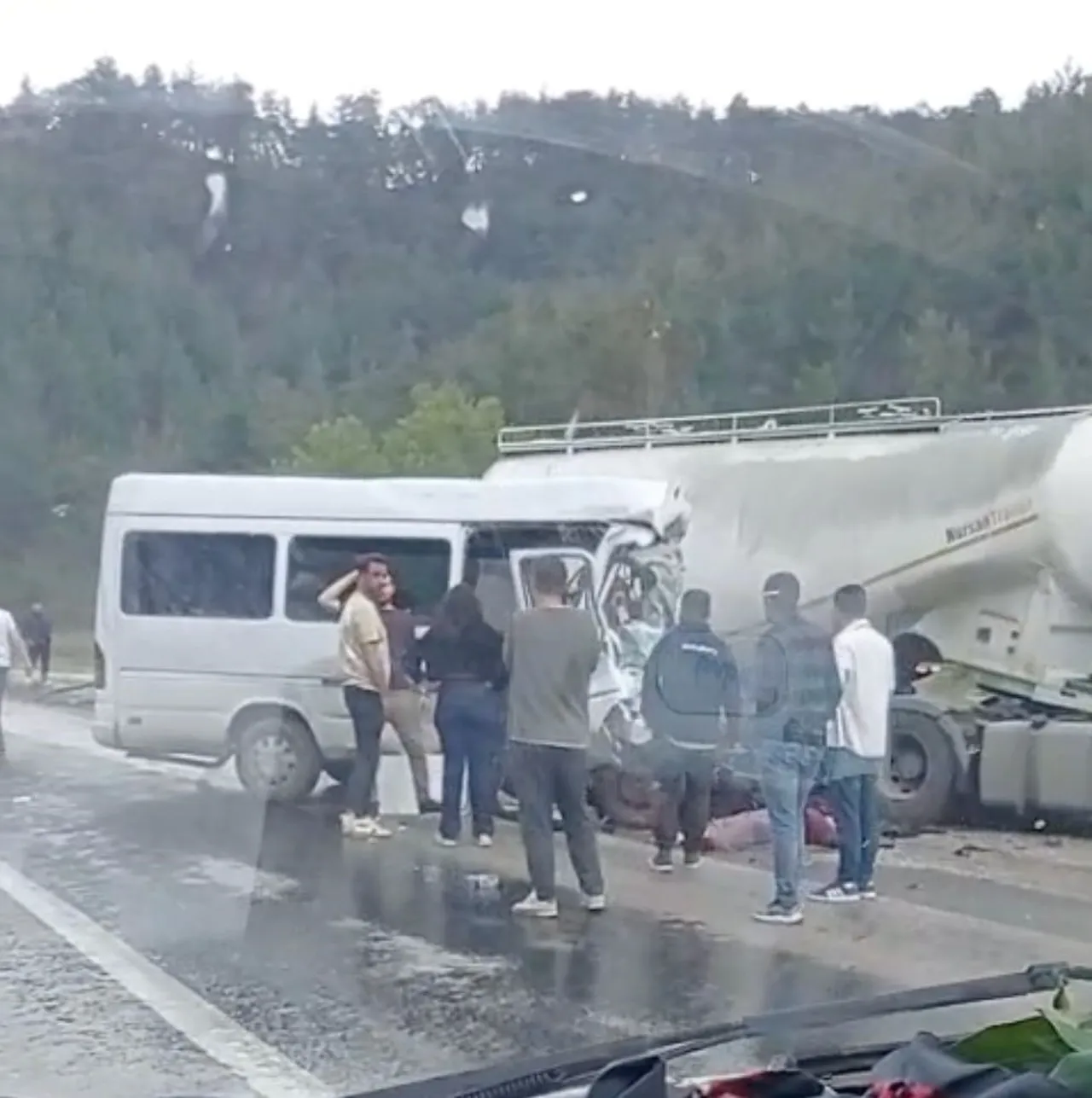 Antalya- Isparta karayolunda kaza! Çok sayıda ölü ve yaralı var