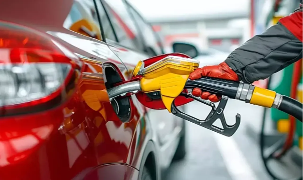 Ateşkes sağlandı, petrol sert düştü! Akaryakıta tarihin en büyük indirimi bekleniyor