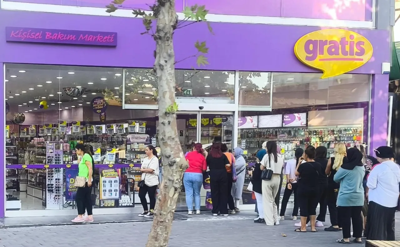 Çatışmadaki polislerle alay etmişlerdi! Gratisten açıklama geldi: 4 kişi işten çıkarıldı