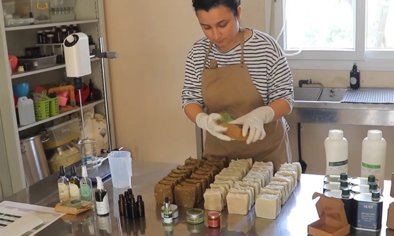 Mühendisliği bırakıp memleketine döndü! 70 ton tıbbi bitkiyi altın değerinde ürünlere çevirdi