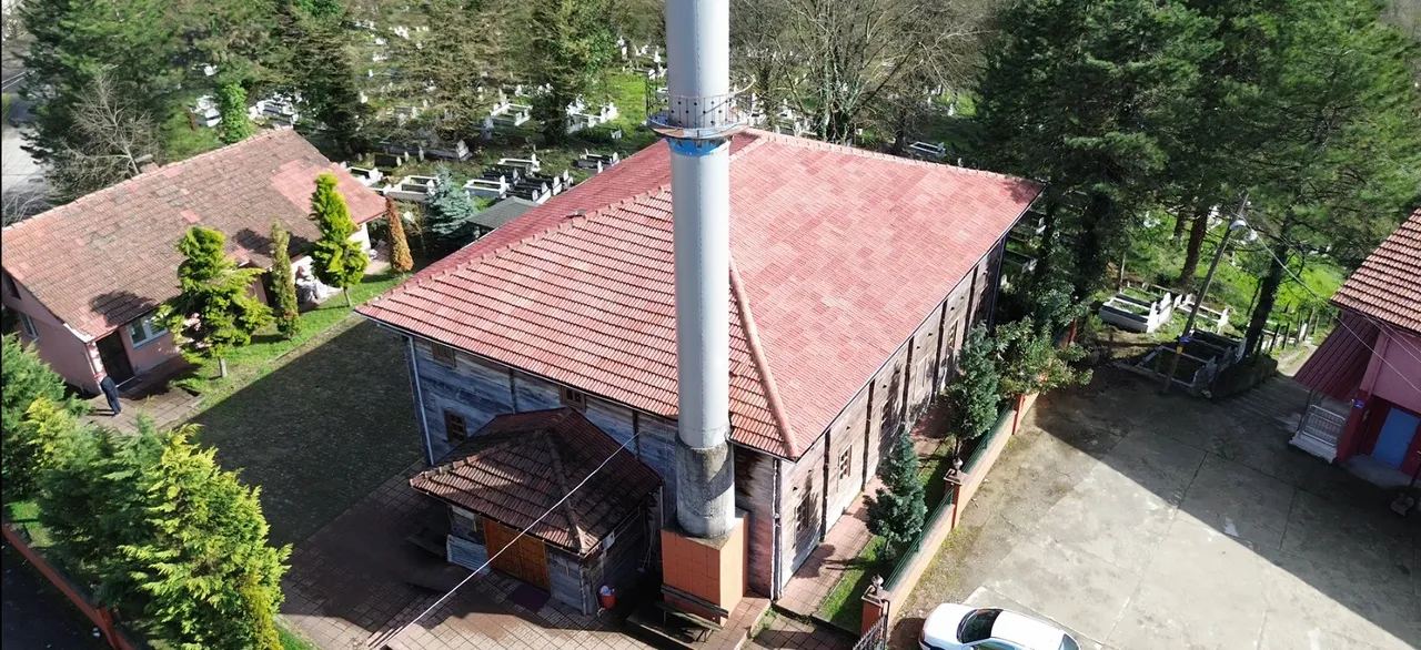 Tek çivi çakılmadan 200 yıldır ayakta! Tarihi caminin yöntemini duyan hayrete düşüyor