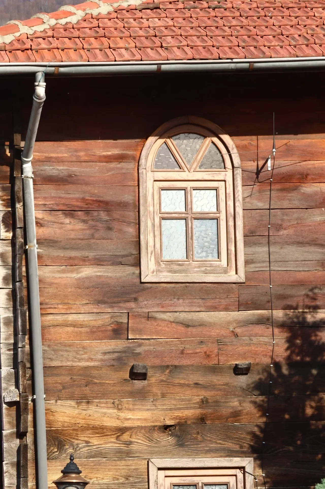 Tek çivi çakılmadan 200 yıldır ayakta! Tarihi caminin yöntemini duyan hayrete düşüyor