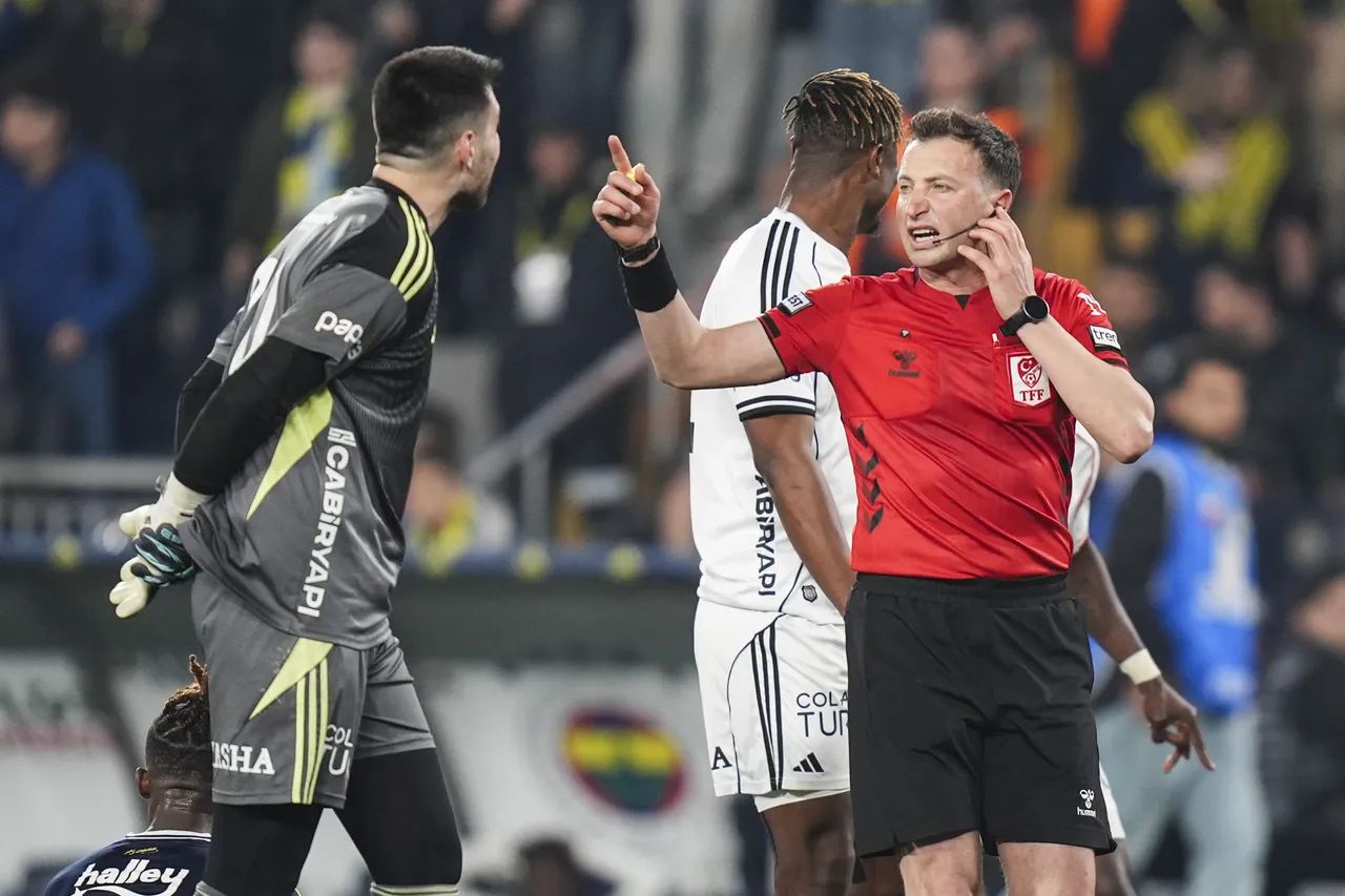 Beşiktaş, uzatmada Kerem Aktürkoğlu'nun penaltıdan attığı golle Fenerbhaçe'ye 1-0 mağlup oldu.