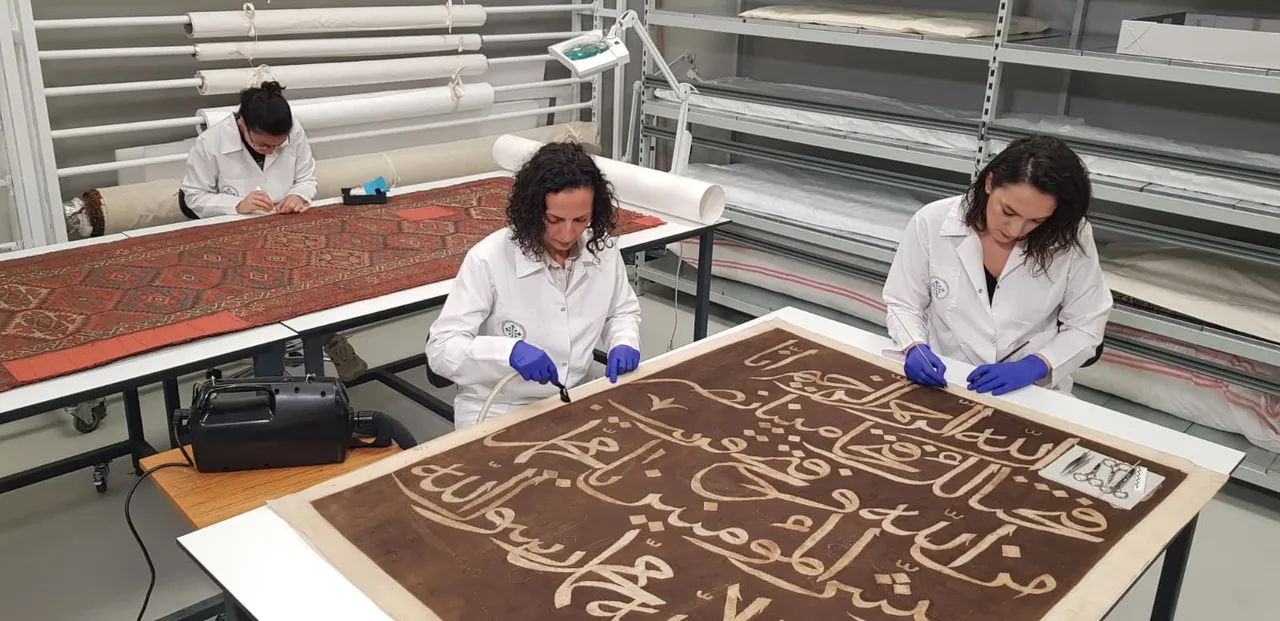 Asırlık lahitler gün yüzüne çıkıyor!