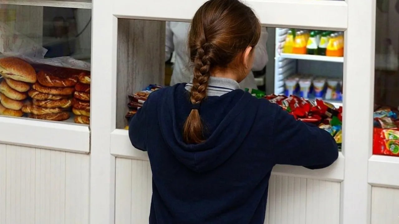 Beklenen detaylar belli oldu: İstanbul'da 100 bin öğrenciye 2 bin TL kantin desteği desteği 