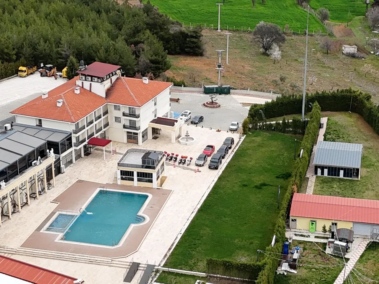 CHPli Özkan Yalımın sevgilisine aldığı araçlar görüntülendi! Hepsine el konuldu