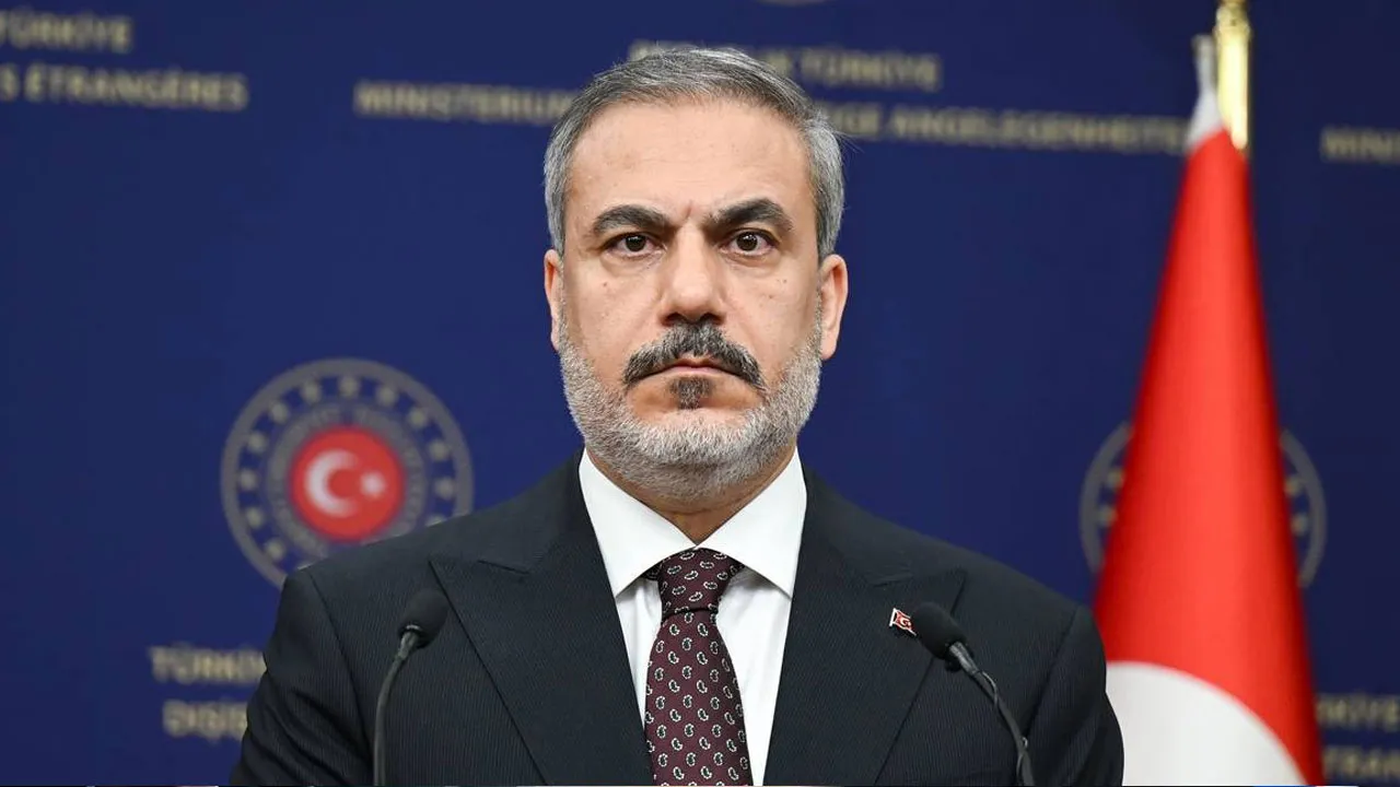 Hakan Fidan'dan diplomasi trafiği! Pakistanlı mevkidaşı ile görüştü