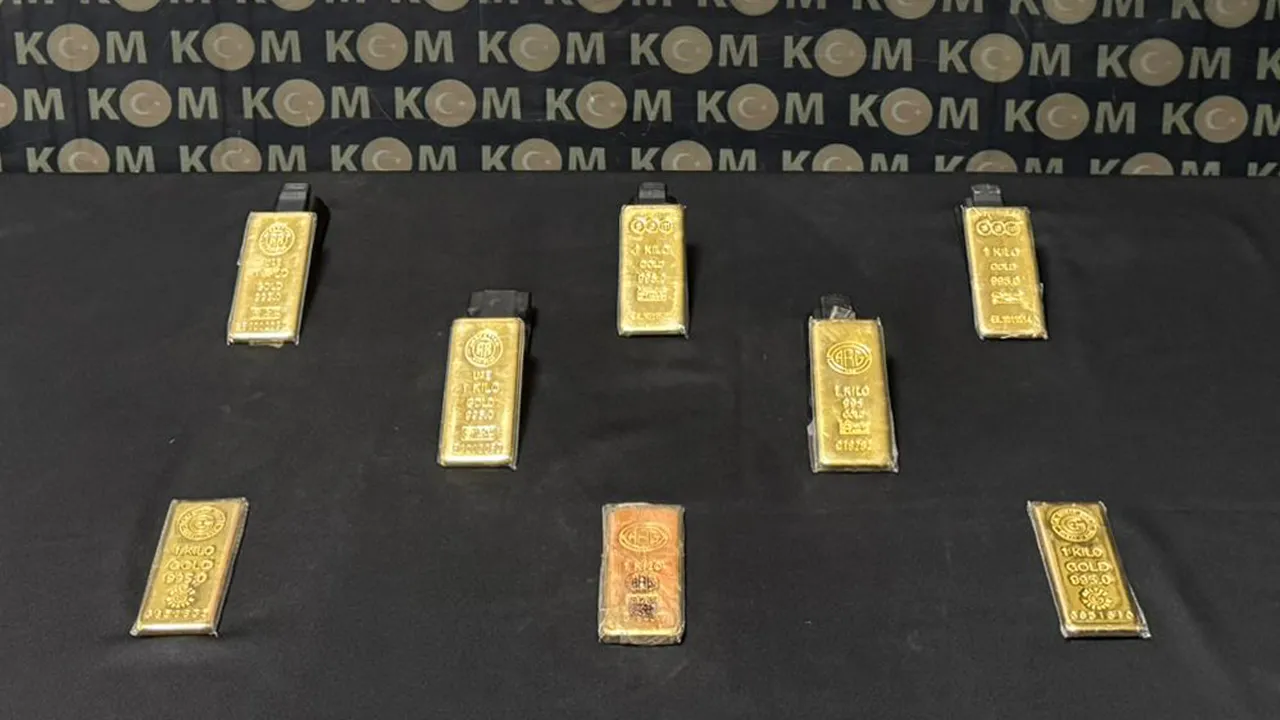 Hatay'da bir garip olay: Sırt çantasından kilo kilo külçe altın çıktı!