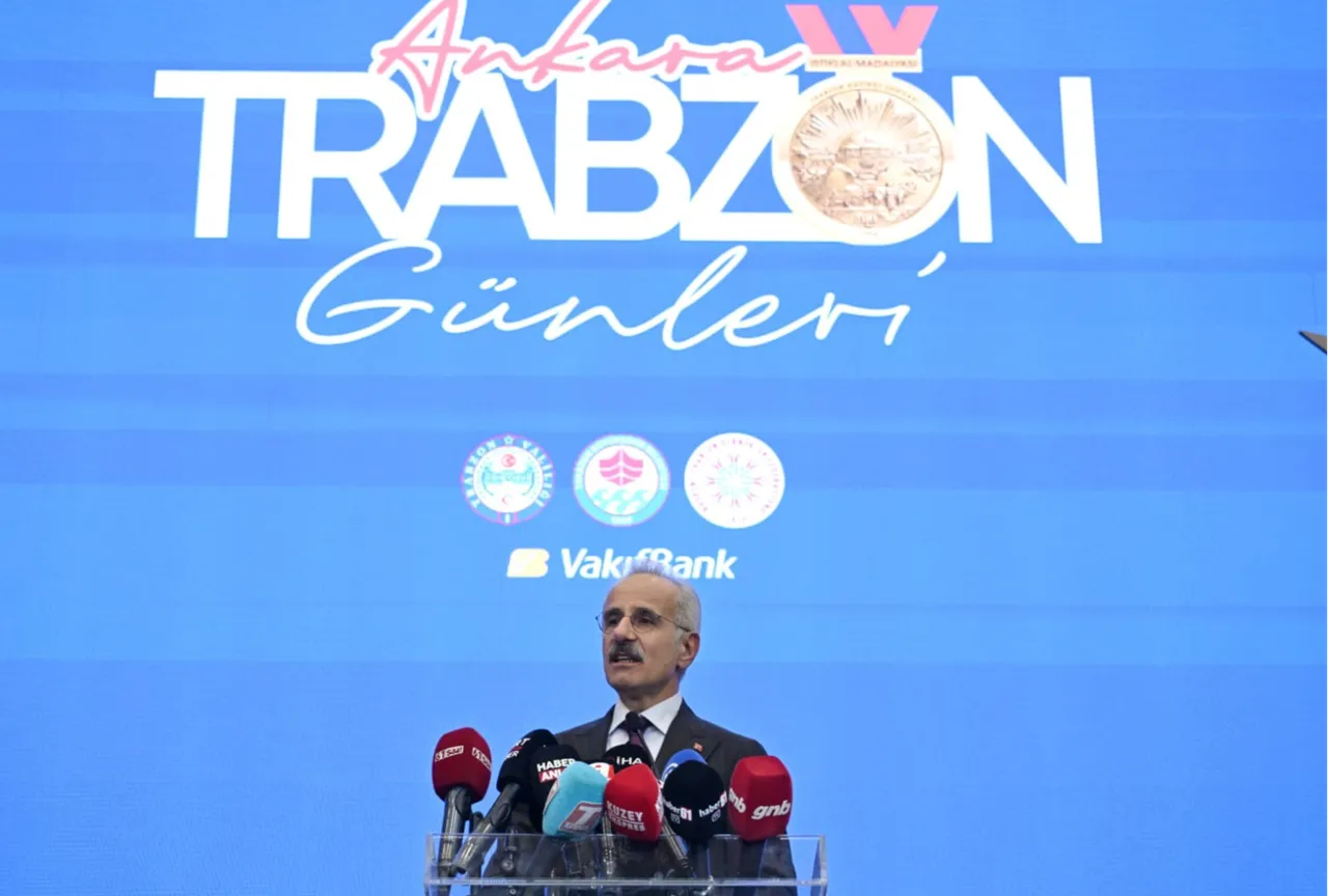 ULAŞTIRMA VE ALTYAPI BAKANI ABDULKADİR URALOĞLU, 