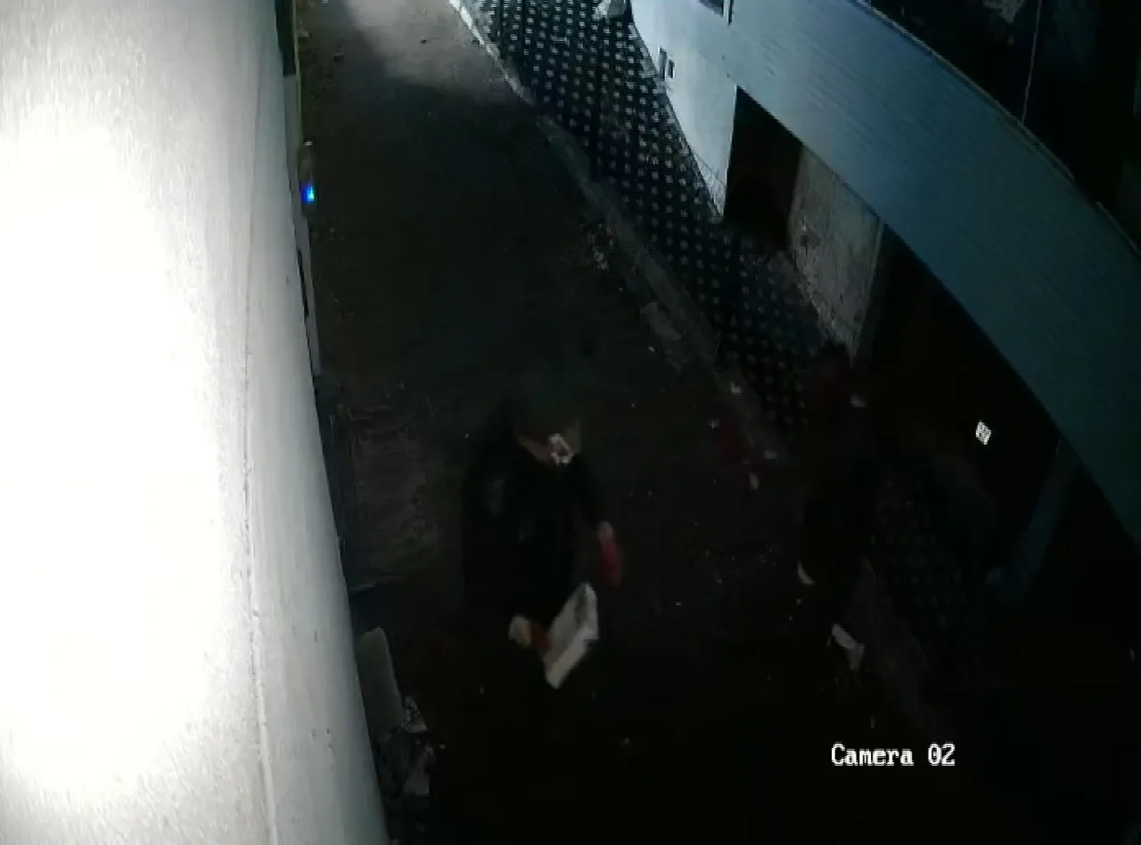 Nevşehir’de kan donduran olay! Eski eşinin erkek arkadaşını yere yatırdı, yumruk attı, defalarca başına taşla vurdu