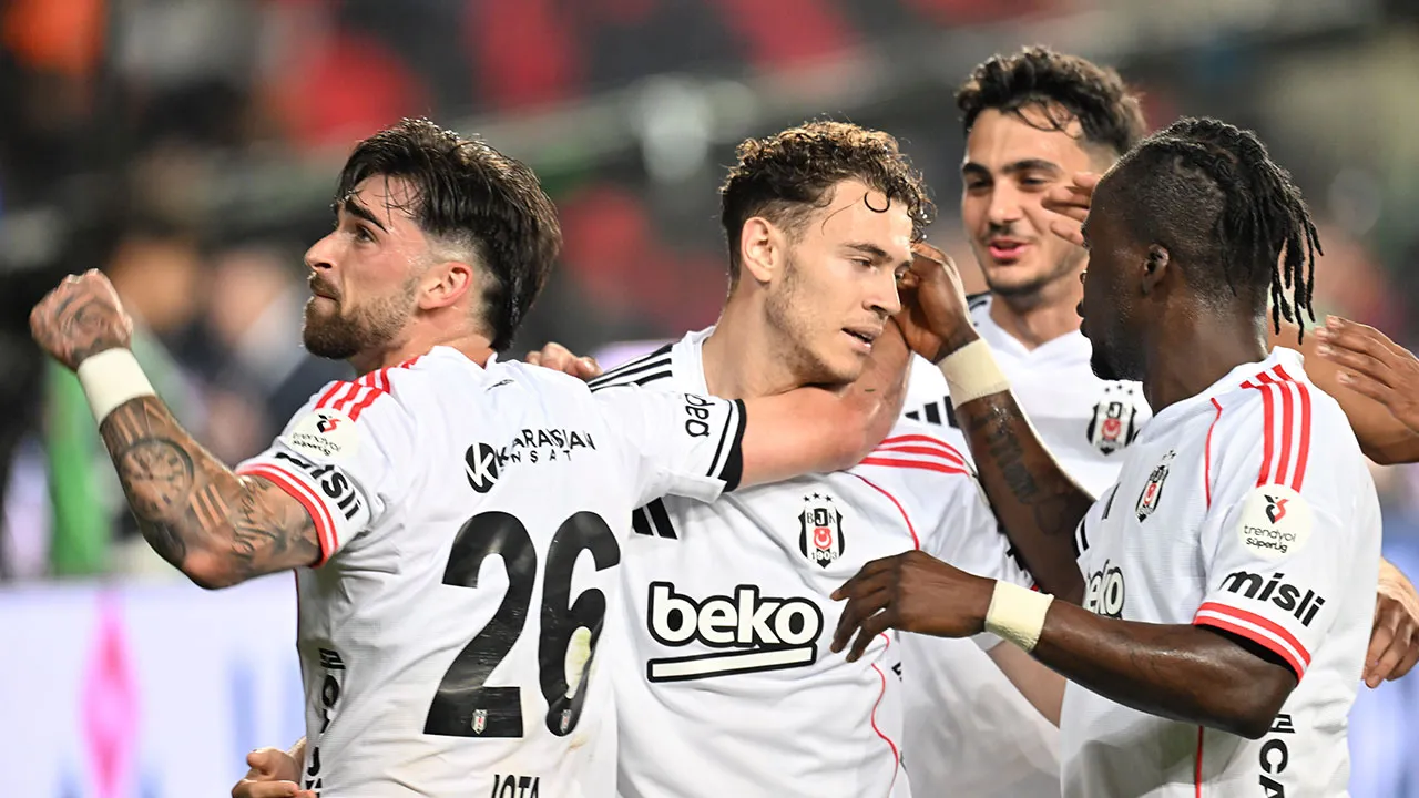 Beşiktaş, Gaziantep Futbol Kulübü'nün fişini ilk yarıda çekti