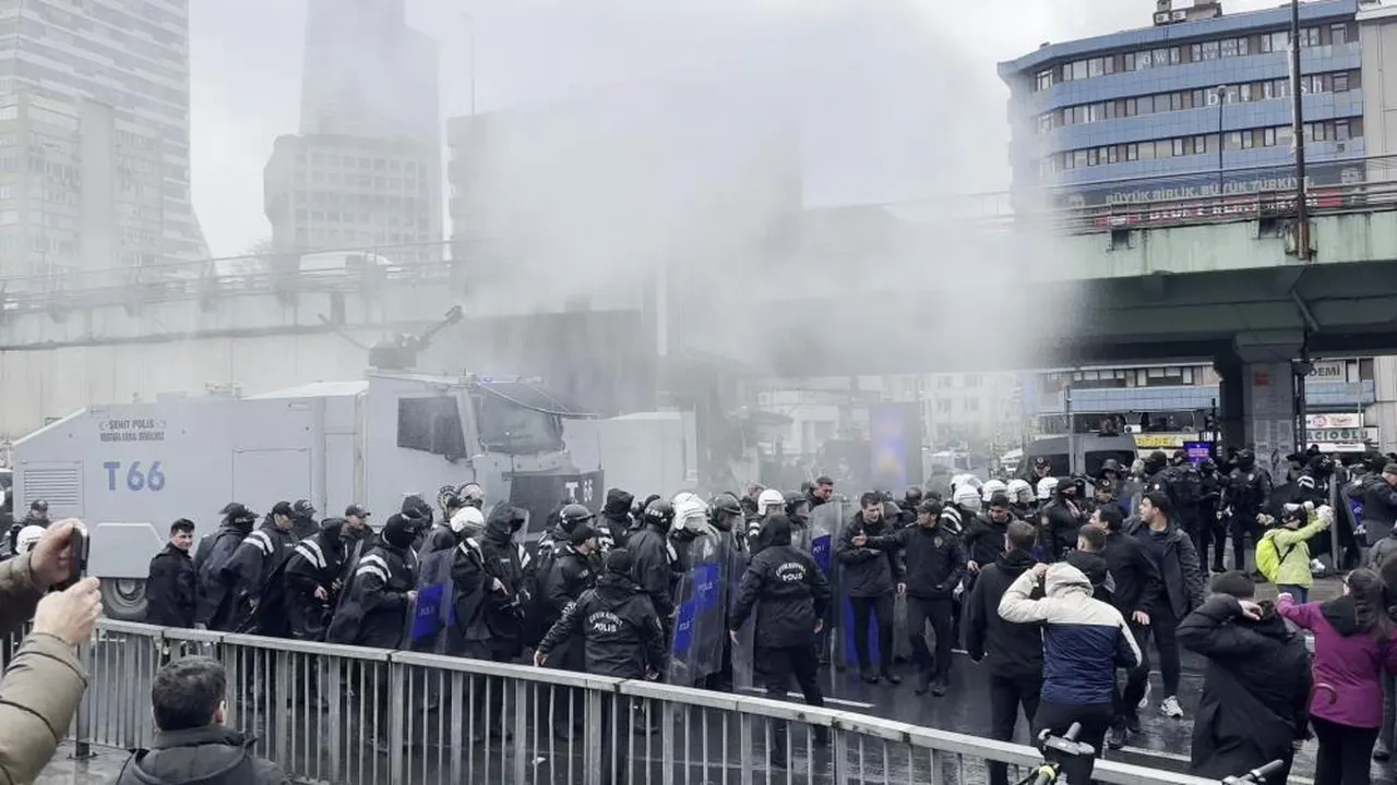 Emekçiler meydanlarda! 1 Mayıs Türkiye genelinde kutlanıyor