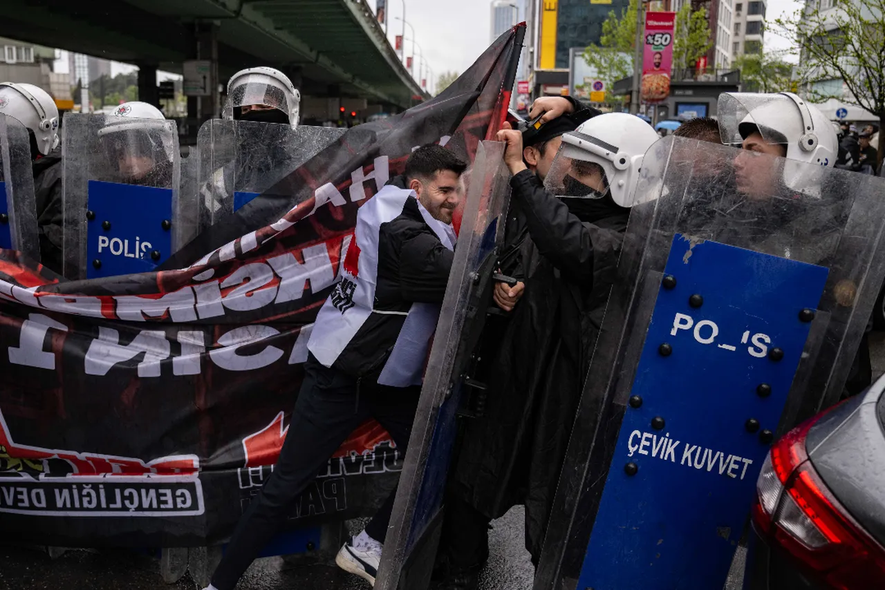 İstanbul'da 575 kişi gözaltına alındı!
