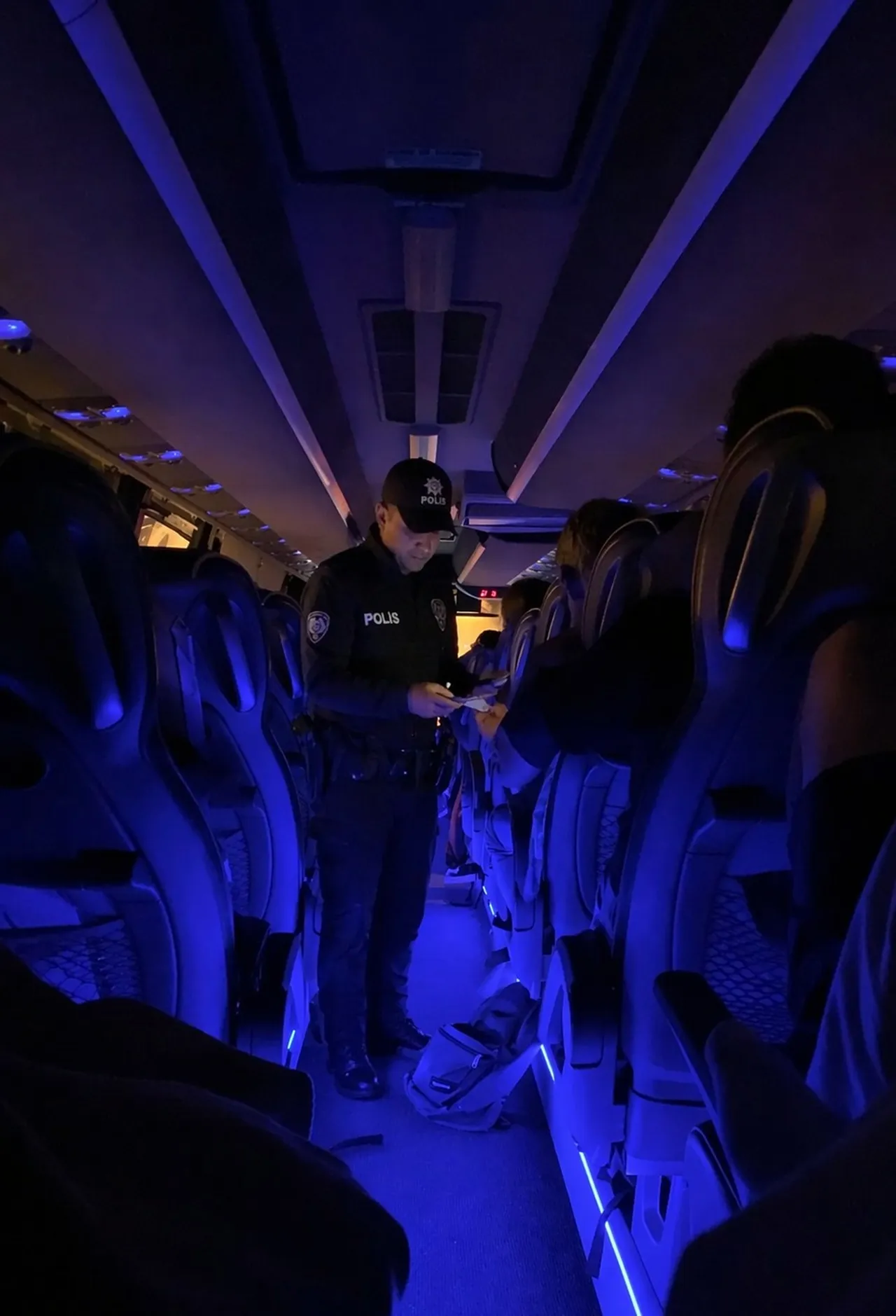 Polis