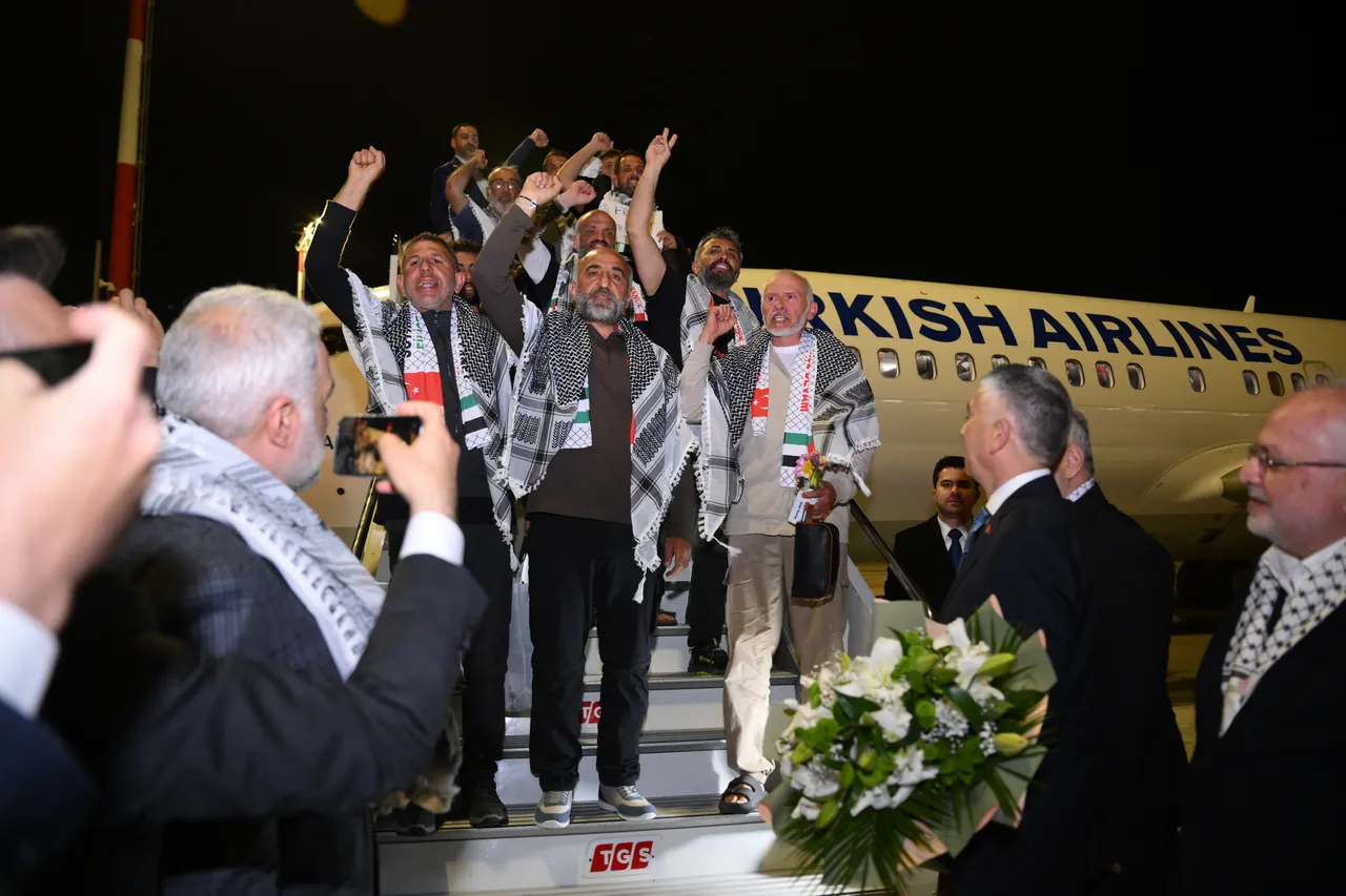 Sumud aktivistleri İstanbul'da! 59 kişiyi taşıyan uçak iniş yaptı