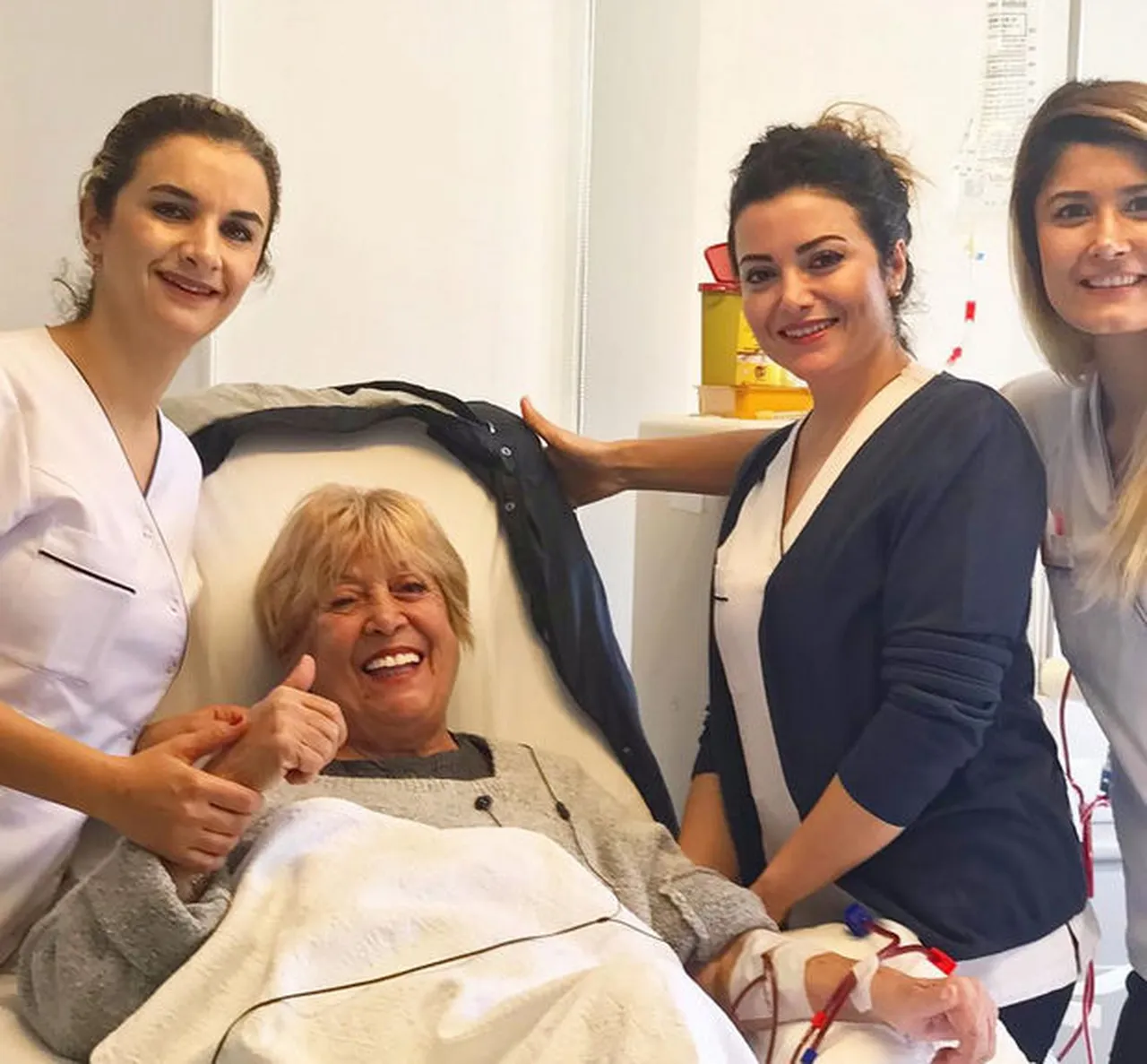 Zerrin Özerin ablası Tülay Özer kimdir?  Büklüm Büklüm ,  İkimiz Bir Fidanız  şarkılarıyla tanınıyor