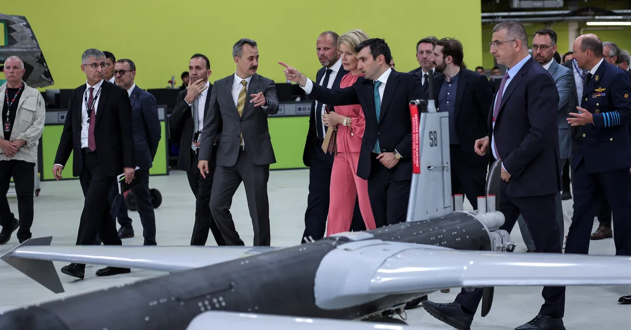 Belçika Kraliçesi Mathilde Baykar'da! Milli SİHA'ları inceledi