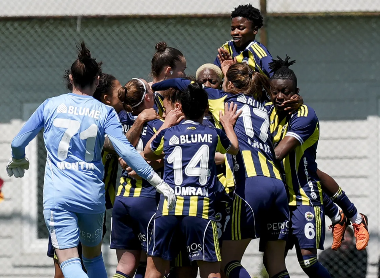 Fenerbahçe Arsavev tarihinde ilk kez şampiyon: Giresun'da 7 gollü zafer