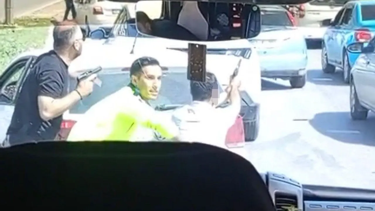 Gaziantep’te film gibi rehine krizi! Taksiyi alıp polise ateş açtılar